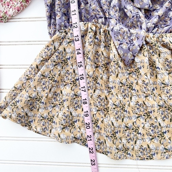 Buckle Floral Chiffon Keyhole Top Size Medium - Picture 8 of 13